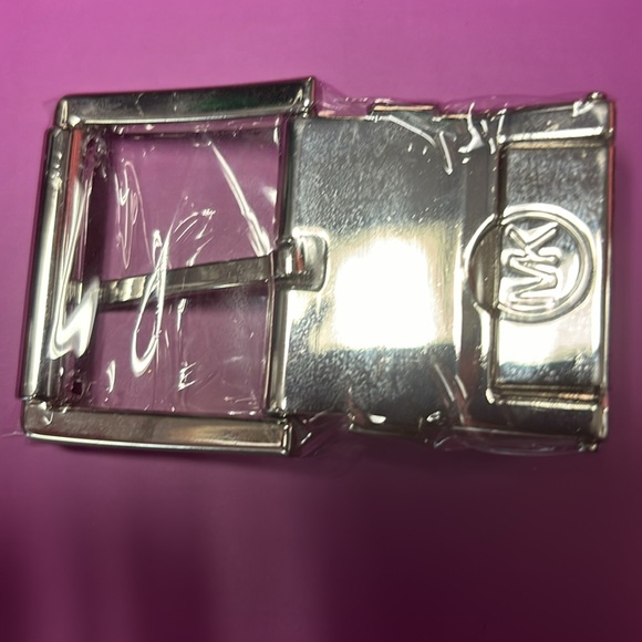 Mk silver belt buckle - Picture 2 of 3
